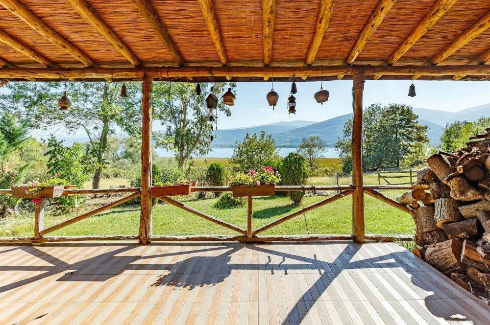 SAPANCA GÖLÜNE SIFIR SATILIK EMSALSİZ VİLLA