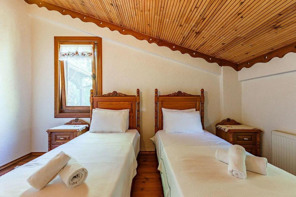 SAPANCA GÖLÜNE SIFIR SATILIK EMSALSİZ VİLLA