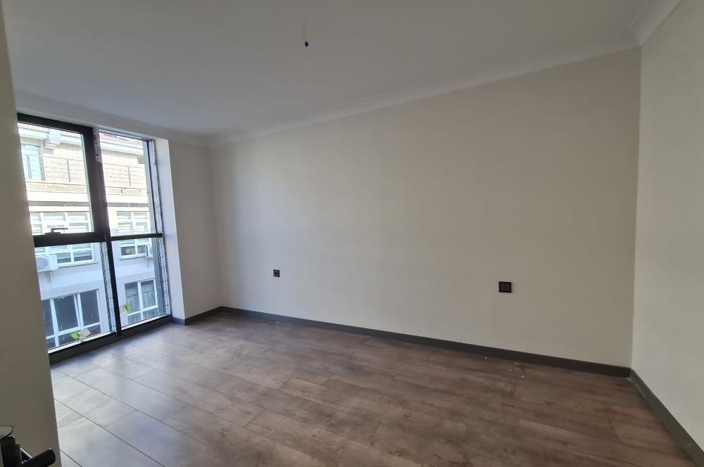 KUĞULU PARKA KOMŞU-MODERN 1+1 AÇIK/KAPALI OTOPARK-GÜVENLİKLİ