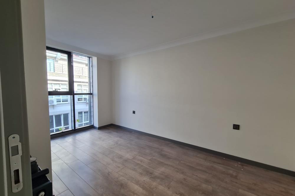 KUĞULU PARKA KOMŞU-MODERN 1+1 AÇIK/KAPALI OTOPARK-GÜVENLİKLİ