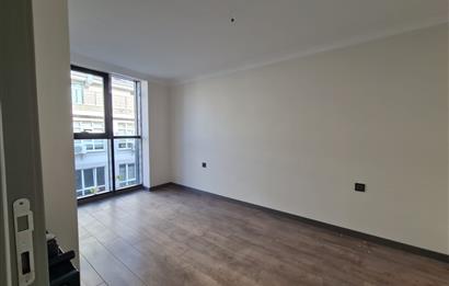 KUĞULU PARKA KOMŞU-MODERN 1+1 AÇIK/KAPALI OTOPARK-GÜVENLİKLİ