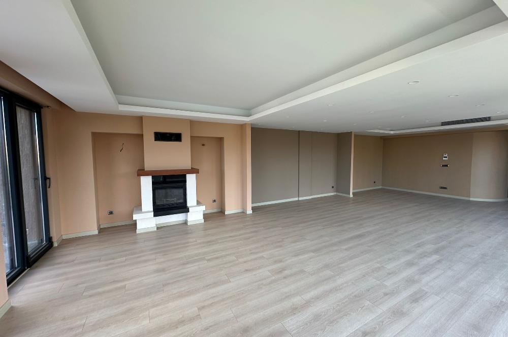 Zekeriyaköy butik havuzlu sitede 6+2 kiralık villa