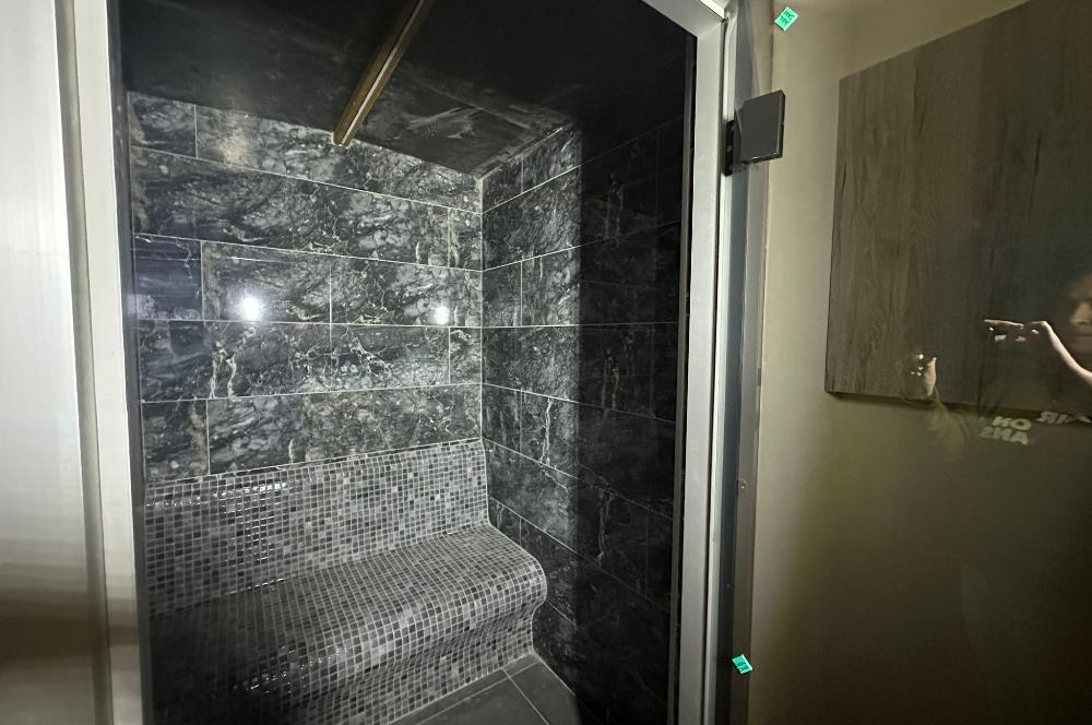 Zekeriyaköy butik havuzlu sitede 6+2 kiralık villa