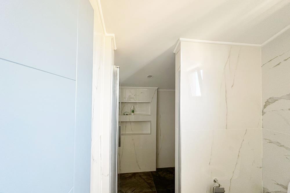 Zekeriyaköy butik havuzlu sitede 6+2 kiralık villa