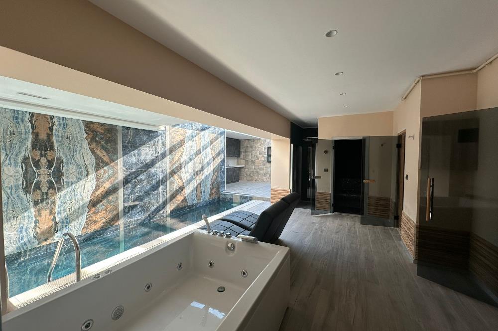 Zekeriyaköy butik havuzlu sitede 6+2 kiralık villa