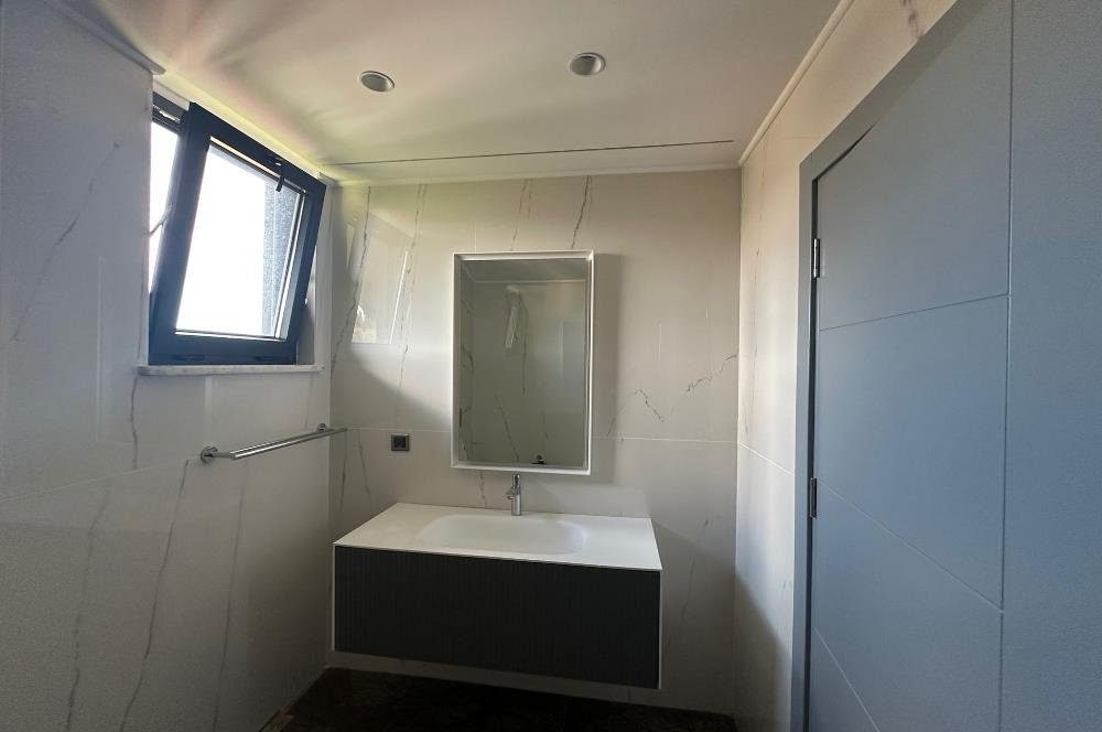 Zekeriyaköy butik havuzlu sitede 6+2 kiralık villa