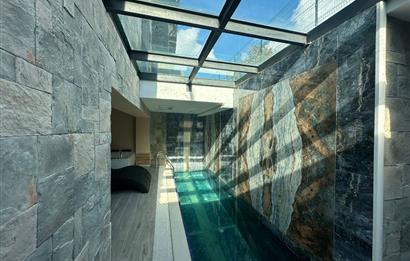 Zekeriyaköy butik havuzlu sitede 6+2 kiralık villa