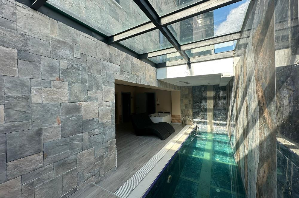 Zekeriyaköy butik havuzlu sitede 6+2 kiralık villa