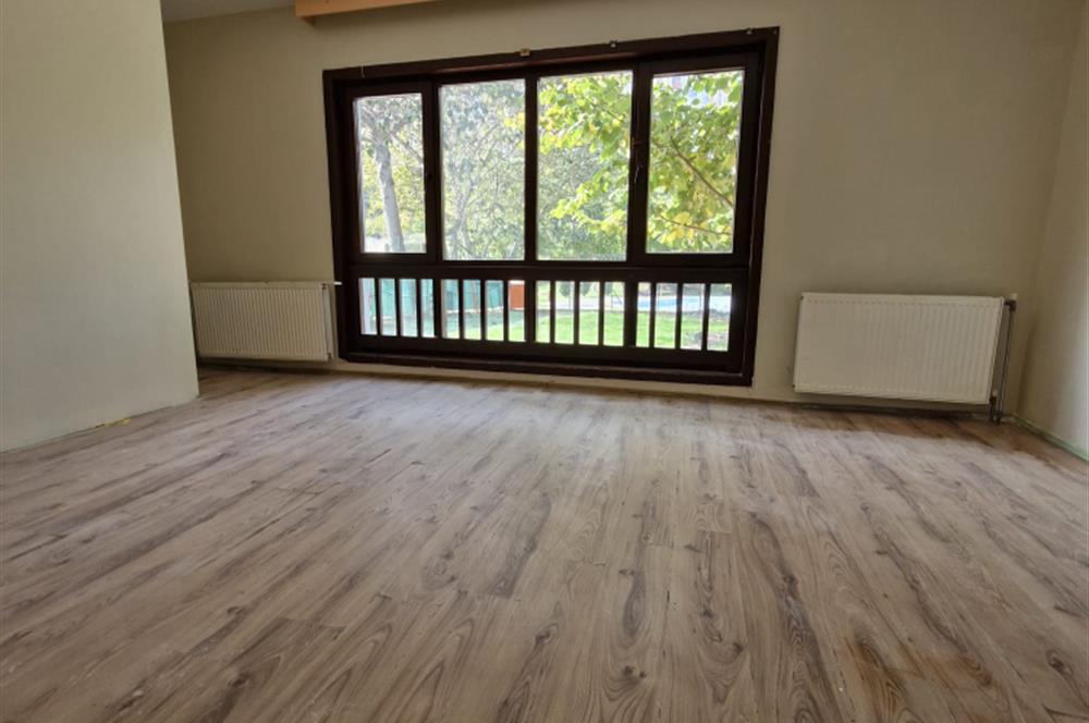 BAŞAKŞEHİR SALKIM KONAKLARINDA DOĞA İLE İÇ İÇE SATILIK TRİPLEKS VİLLA