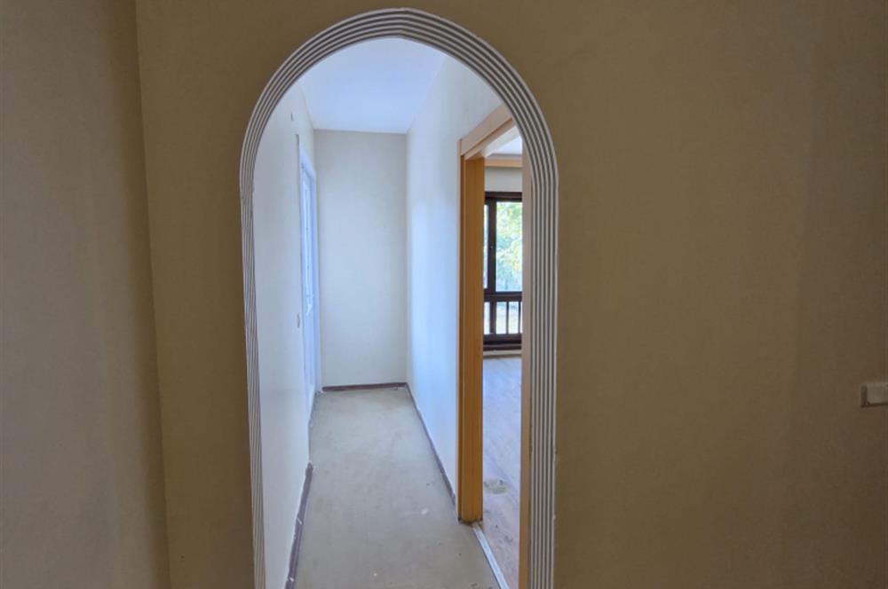 BAŞAKŞEHİR SALKIM KONAKLARINDA DOĞA İLE İÇ İÇE SATILIK TRİPLEKS VİLLA