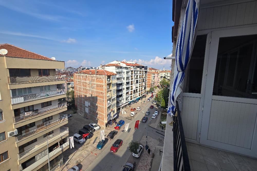 Fesleğen Mahallesi Emek Caddesi Üzerinde 190,00 m² 4+1 Daire...