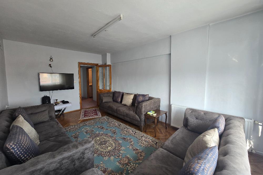 Fesleğen Mahallesi Emek Caddesi Üzerinde 190,00 m² 4+1 Daire...