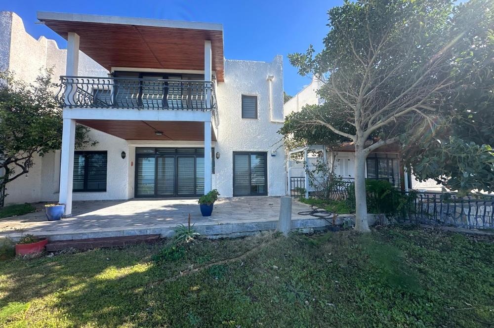 Bodrum Yalıkavak Plajlı Site Deniz Manzaralı Satılık Villa