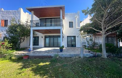 Bodrum Yalıkavak Plajlı Site Deniz Manzaralı Satılık Villa