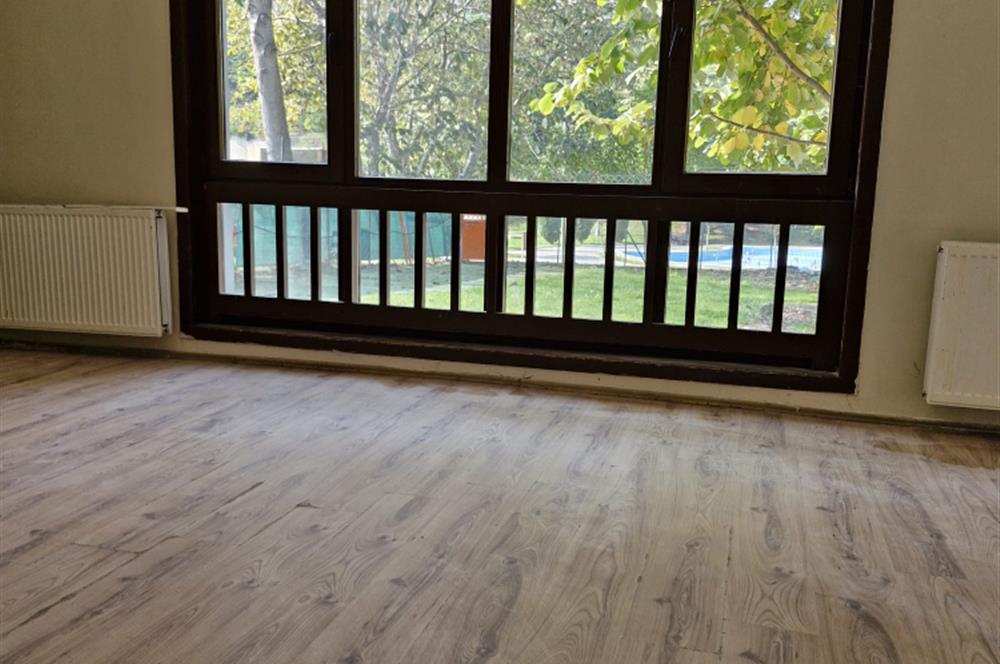 BAŞAKŞEHİR SALKIM KONAKLARINDA DOĞA İLE İÇ İÇE SATILIK TRİPLEKS VİLLA