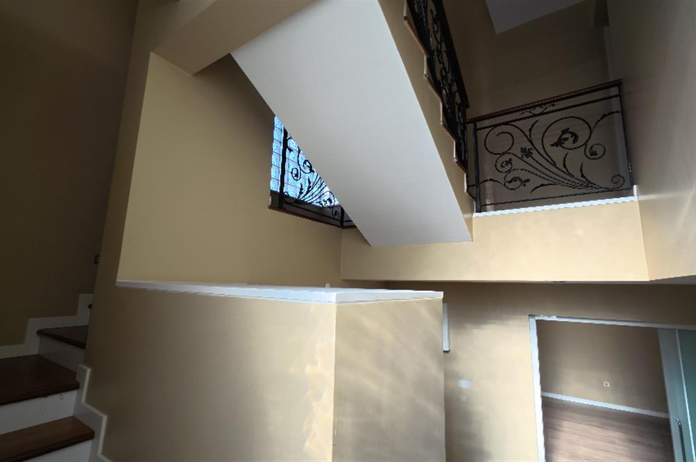 SİYASAL BAHÇEKENT SİTESİNDE 5+1 ŞÖMİNELİ LÜKS KİRALIK VİLLA