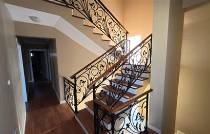 SİYASAL BAHÇEKENT SİTESİNDE 5+1 ŞÖMİNELİ LÜKS KİRALIK VİLLA