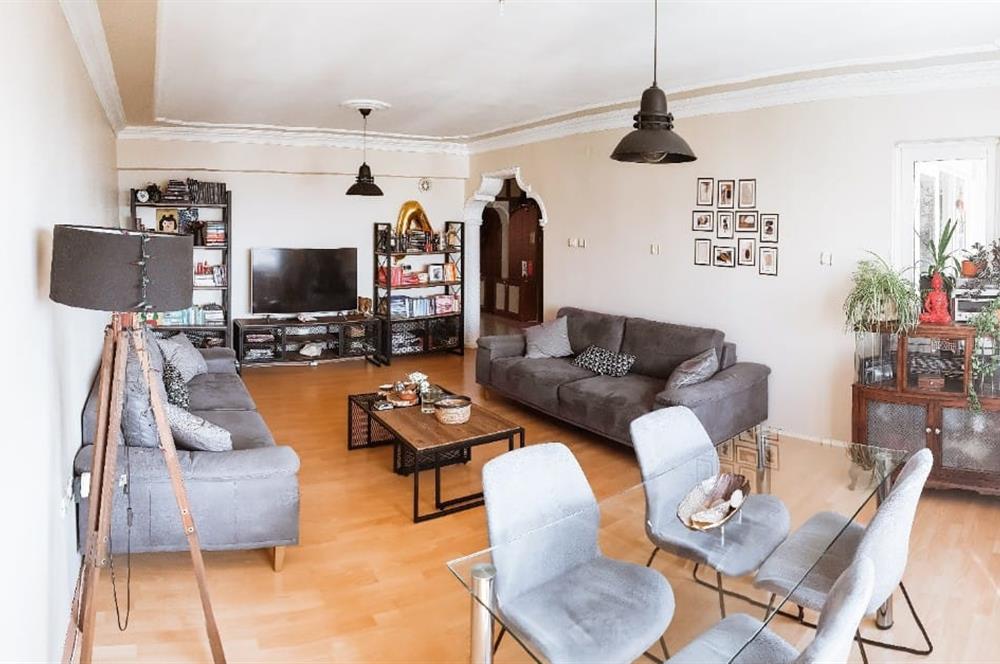 C21 Cius; Cumhuriyet'te Deniz Manzaralı Geniş 3+1 Satılık Fırsat