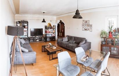 C21 Cius; Cumhuriyet'te Deniz Manzaralı Geniş 3+1 Satılık Fırsat