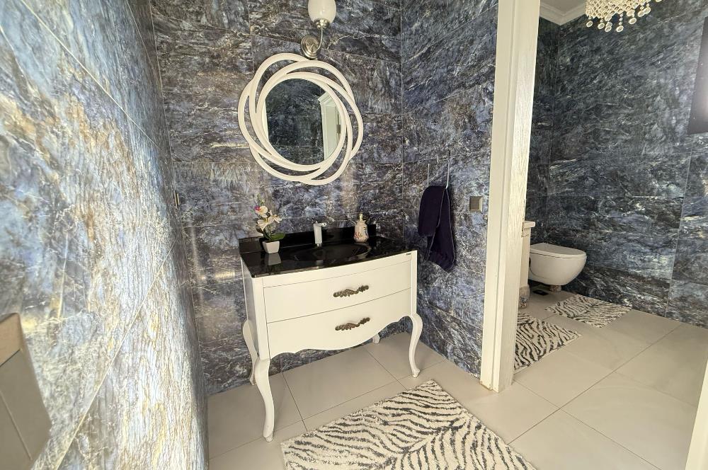 Gümüşlükte 5+1 250 m2 Eşyasız Kiralık Daire