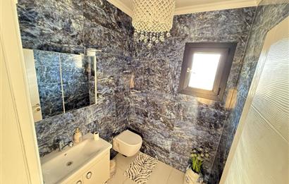 Gümüşlükte 5+1 250 m2 Eşyasız Kiralık Daire