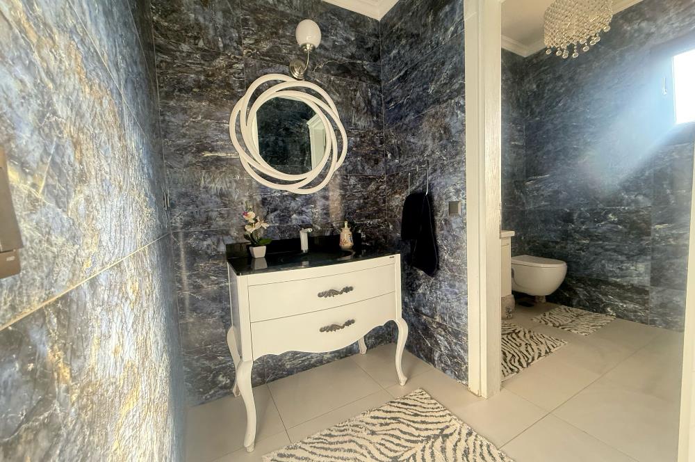 Gümüşlükte 5+1 250 m2 Eşyasız Kiralık Daire