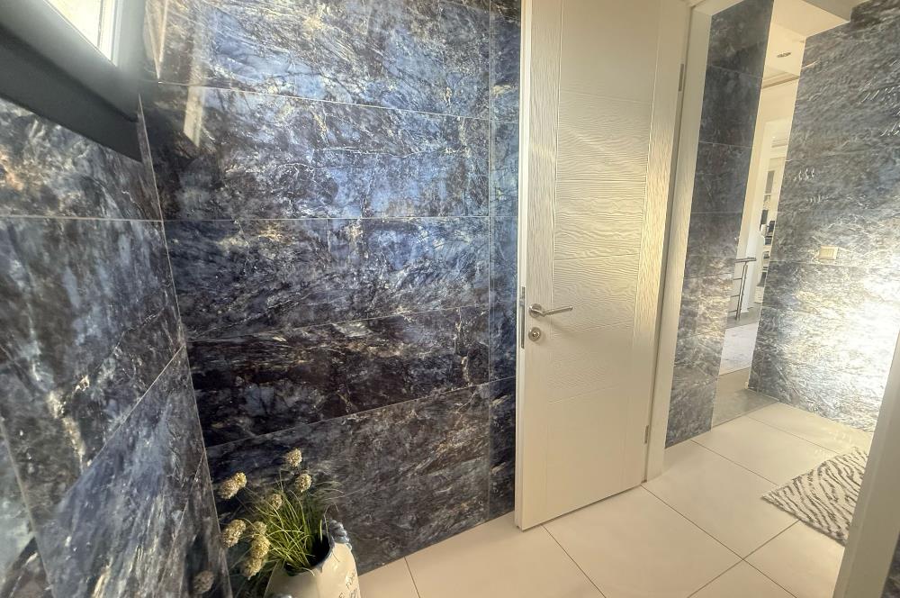 Gümüşlükte 5+1 250 m2 Eşyasız Kiralık Daire