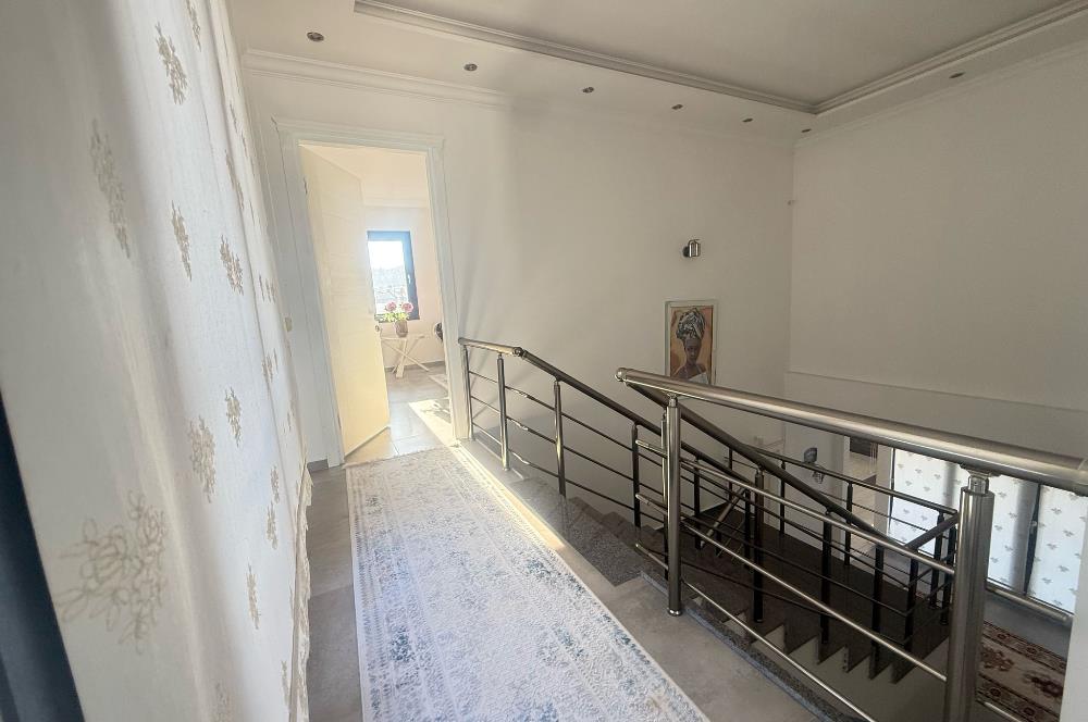 Gümüşlükte 5+1 250 m2 Eşyasız Kiralık Daire