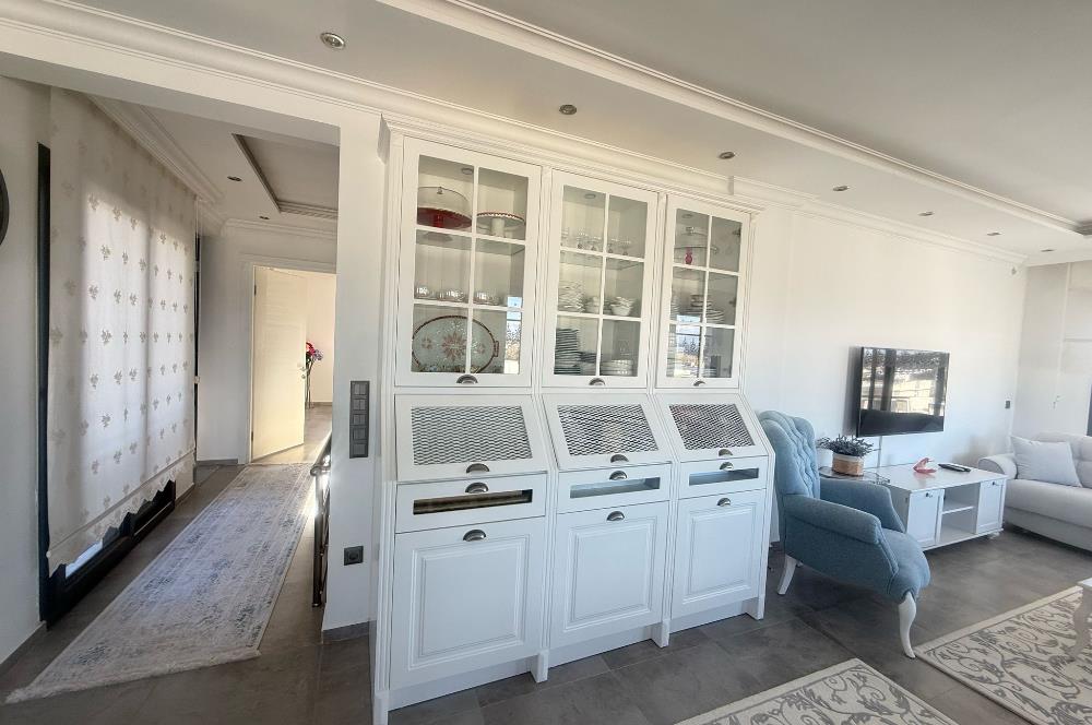 Gümüşlükte 5+1 250 m2 Eşyasız Kiralık Daire