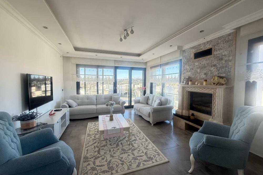 Gümüşlükte 5+1 250 m2 Eşyasız Kiralık Daire