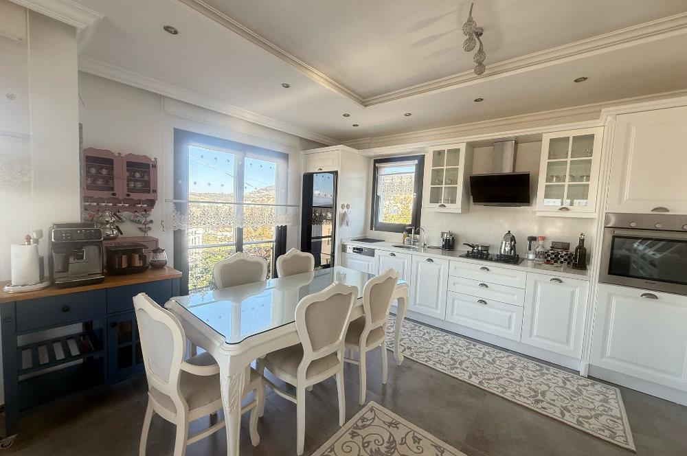 Gümüşlükte 5+1 250 m2 Eşyasız Kiralık Daire