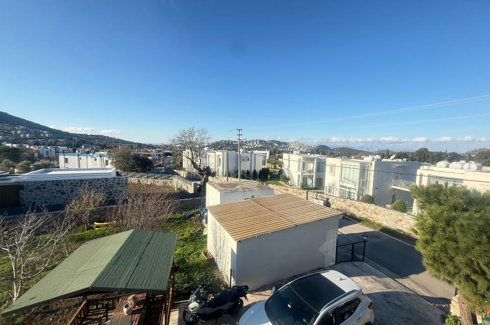 Gümüşlükte 5+1 250 m2 Eşyasız Kiralık Daire