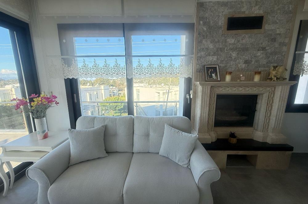 Gümüşlükte 5+1 250 m2 Eşyasız Kiralık Daire