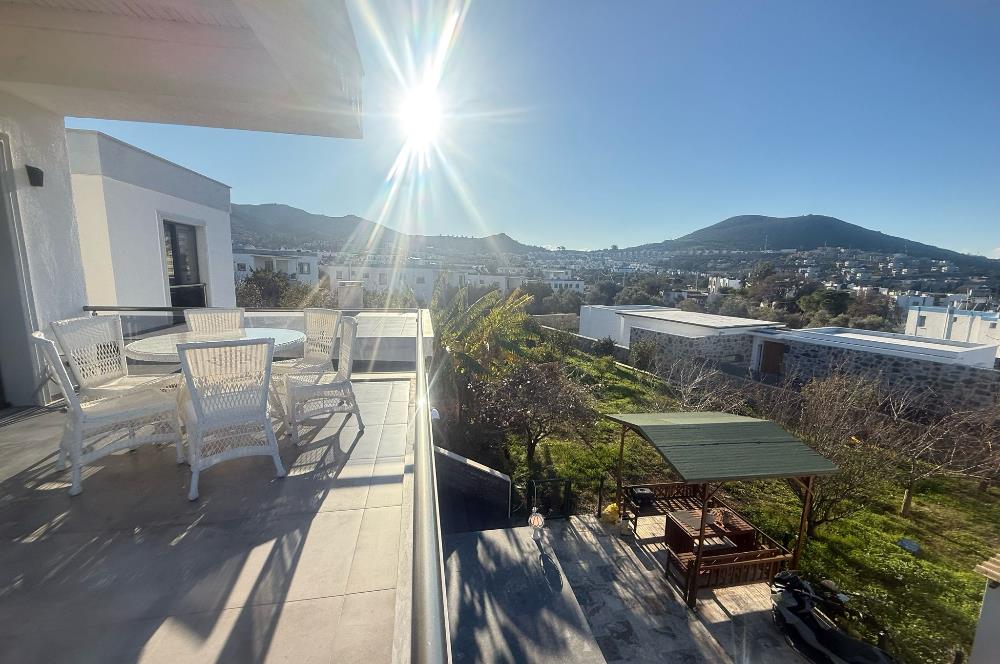 Gümüşlükte 5+1 250 m2 Eşyasız Kiralık Daire