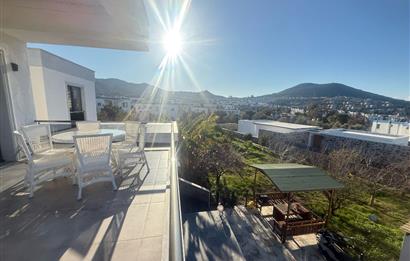 Gümüşlükte 5+1 250 m2 Eşyasız Kiralık Daire