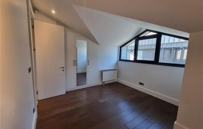 1263574833 ÜSKÜDAR ŞEHRİZAR KONAKLARI'NDA 6+1 LÜKS ÇATI DUBLEKSİ 