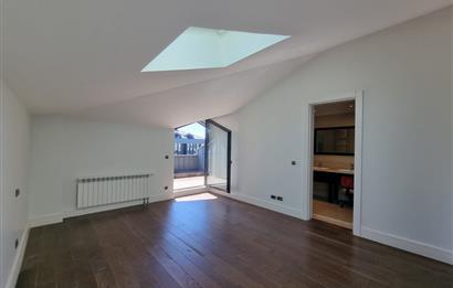 1263574833 ÜSKÜDAR ŞEHRİZAR KONAKLARI'NDA 6+1 LÜKS ÇATI DUBLEKSİ 