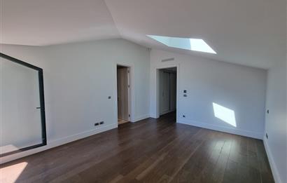 1263574833 ÜSKÜDAR ŞEHRİZAR KONAKLARI'NDA 6+1 LÜKS ÇATI DUBLEKSİ 