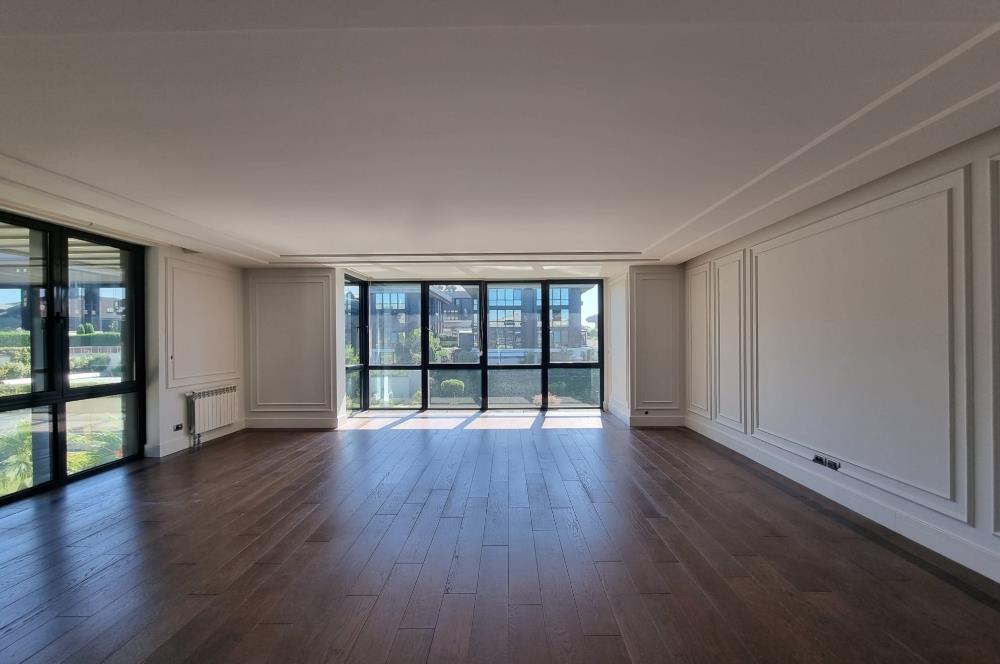 1263574833 ÜSKÜDAR ŞEHRİZAR KONAKLARI'NDA 6+1 LÜKS ÇATI DUBLEKSİ 