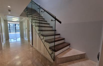 1263574833 ÜSKÜDAR ŞEHRİZAR KONAKLARI'NDA 6+1 LÜKS ÇATI DUBLEKSİ 