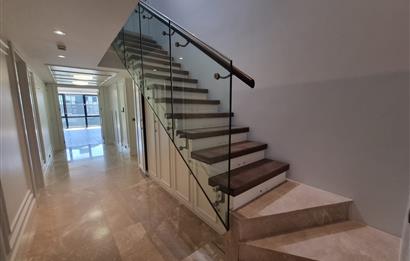 1263574833 ÜSKÜDAR ŞEHRİZAR KONAKLARI'NDA 6+1 LÜKS ÇATI DUBLEKSİ 