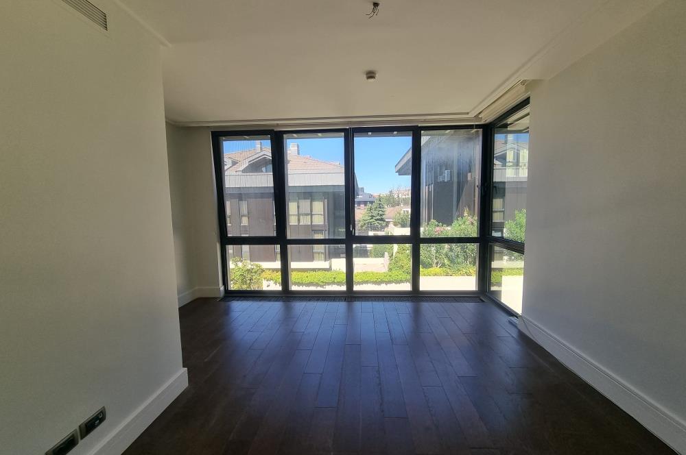 1263574833 ÜSKÜDAR ŞEHRİZAR KONAKLARI'NDA 6+1 LÜKS ÇATI DUBLEKSİ 