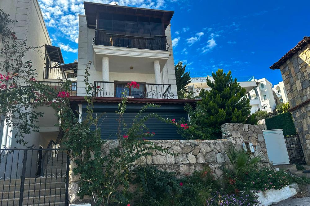 Bodrum Asarlık mevkiinde Satılık Deniz Manzaralı Daire
