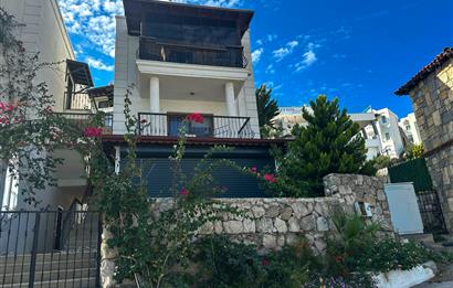 Bodrum Asarlık mevkiinde Satılık Deniz Manzaralı Daire