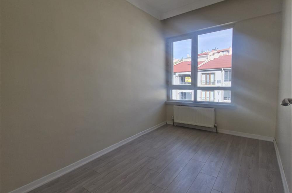 Segmenler Mahallesi’nde Eşsiz Göl Manzaralı Satılık Daire