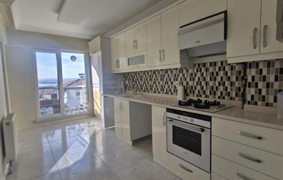 Segmenler Mahallesi’nde Eşsiz Göl Manzaralı Satılık Daire