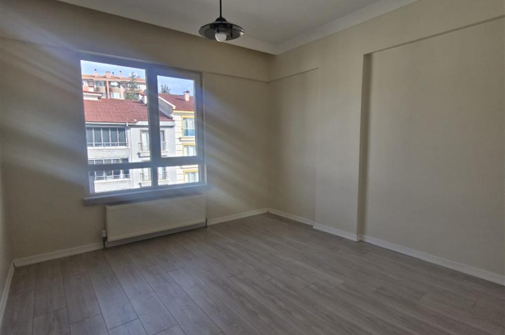 Segmenler Mahallesi’nde Eşsiz Göl Manzaralı Satılık Daire