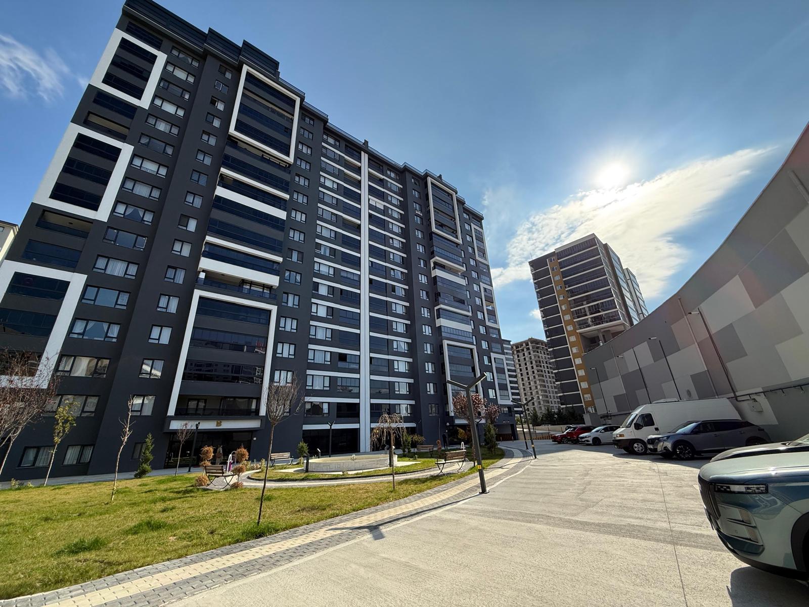 YENİ BATI MAH. LAVİVA ZİRVE TERASLI SÜPER LÜX 4+1 SATILIK