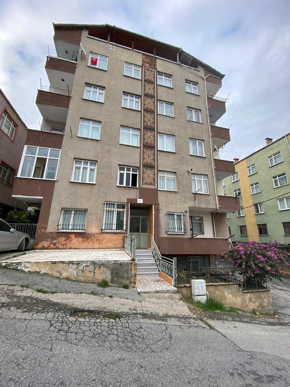Pendik Kavakpınar'da Satılık 3+1 Ara Kat Daire!