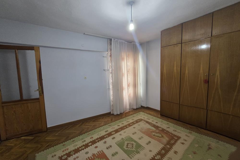 Fesleğen Mahallesi Emek Caddesi Üzerinde 190,00 m² 4+1 Daire...
